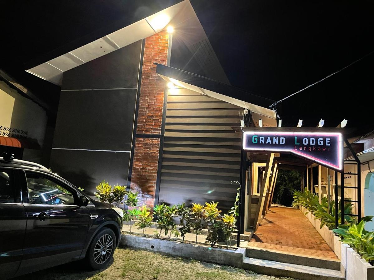 Grand Lodge Langkawi パンタイ・サナング エクステリア 写真