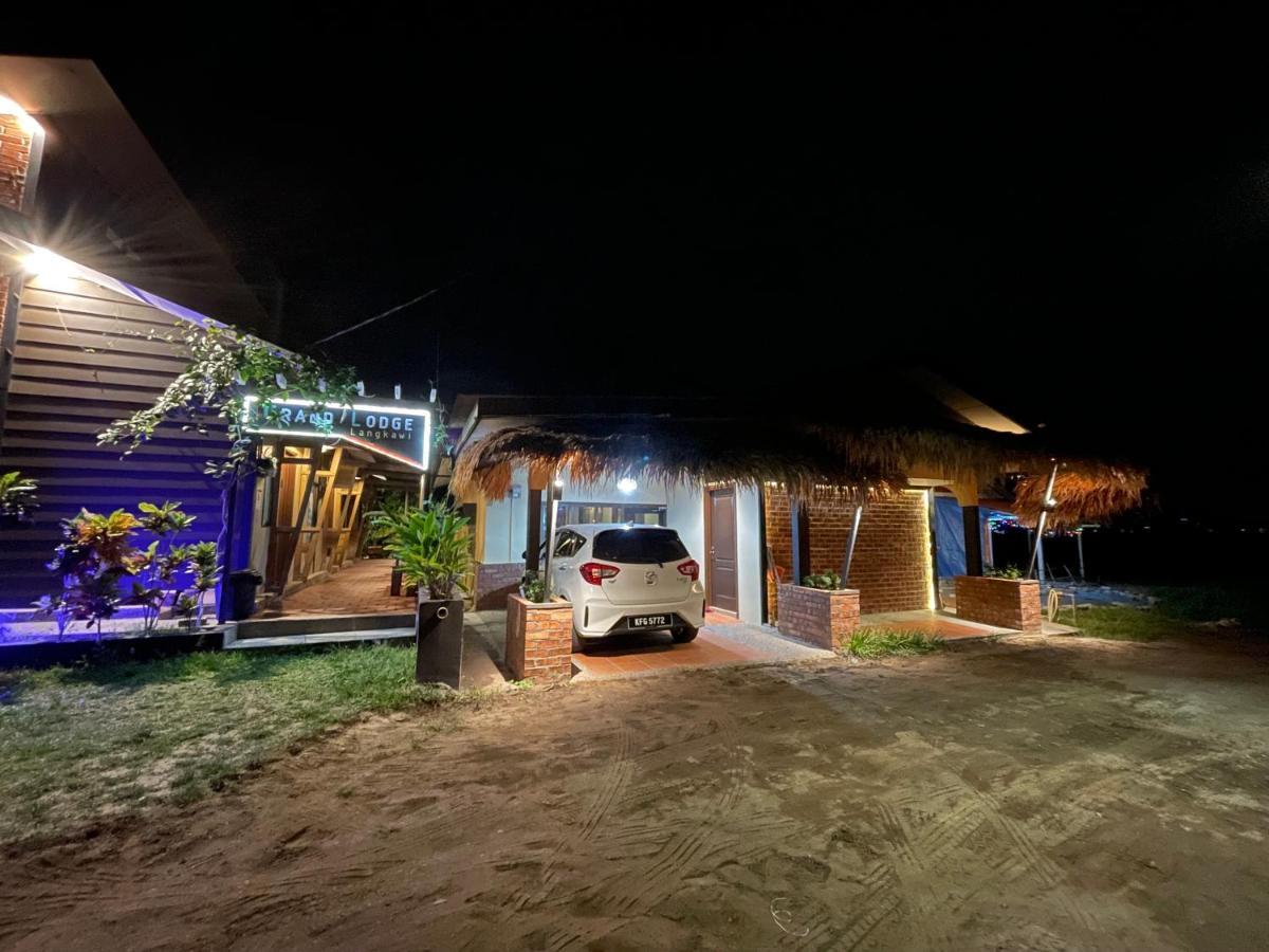 Grand Lodge Langkawi パンタイ・サナング エクステリア 写真