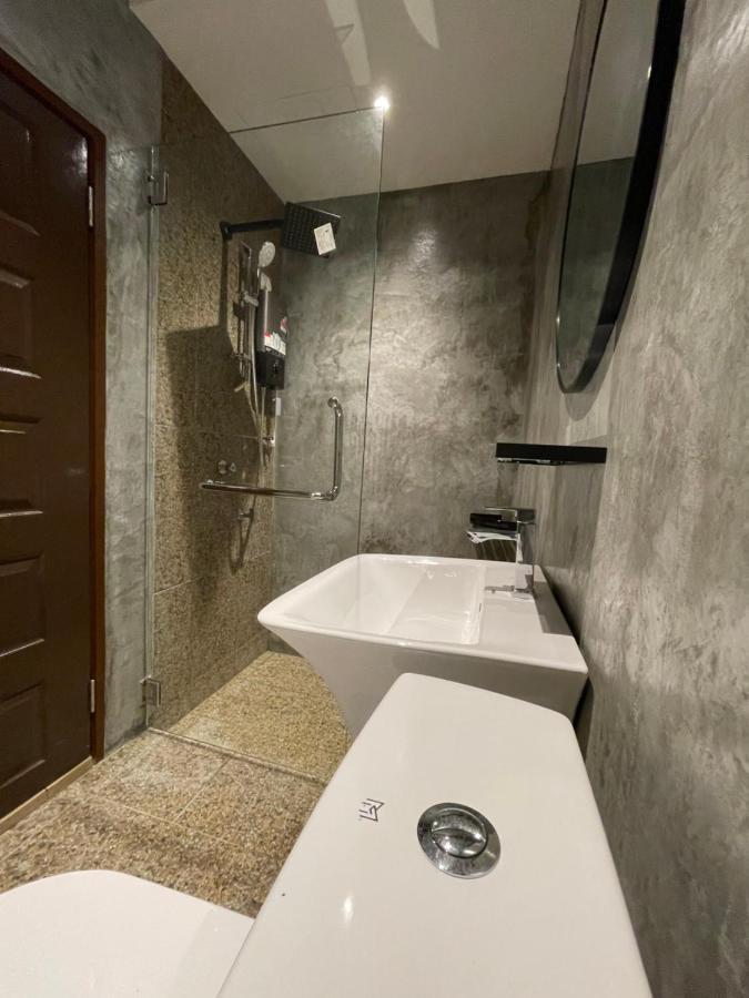 Grand Lodge Langkawi パンタイ・サナング エクステリア 写真